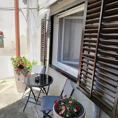Апартаменты Apartma Old Town *